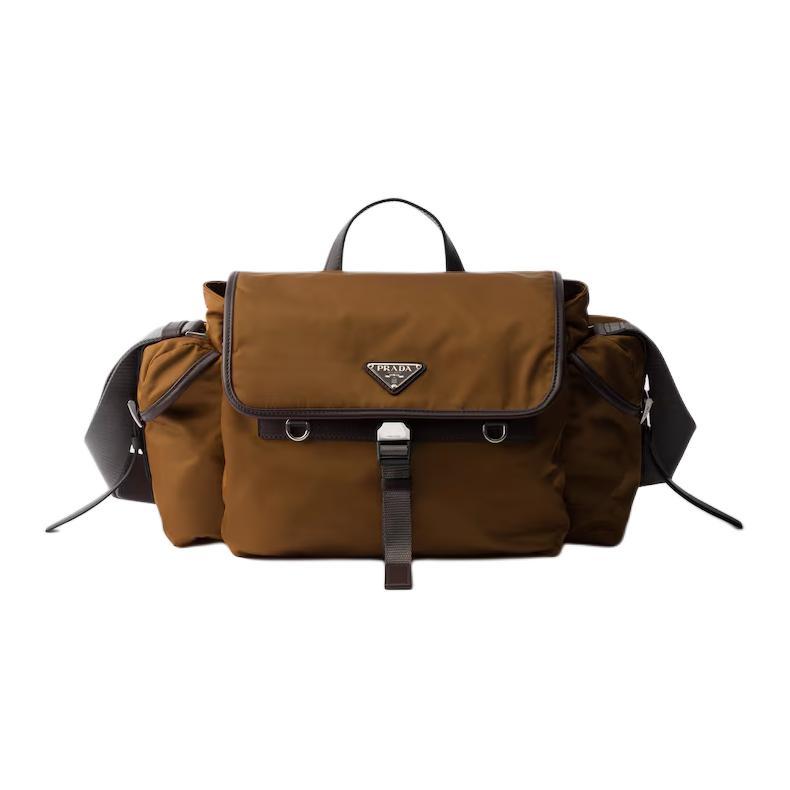 PRADA Переработанный нейлоновый клатч на одно плечо мужской бренди
PRADA Переработанный нейлоновый клатч на одно плечо мужской бренди