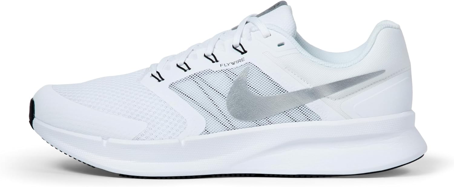 Мужские кроссовки для бега по шоссе Nike Run Swift 3, белый/серый
Мужские кроссовки для бега по шоссе Nike Run Swift 3, белый/серый