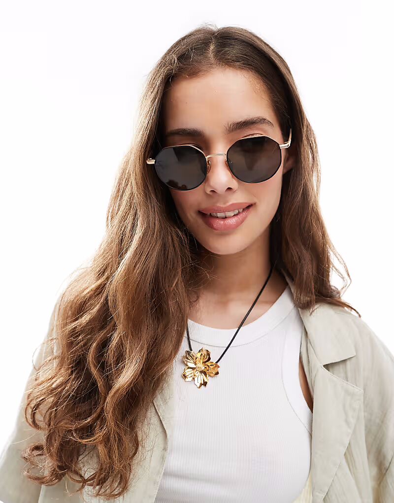 Солнцезащитные очки AllSaints Blake в золотом цвете
Солнцезащитные очки AllSaints Blake в золотом цвете