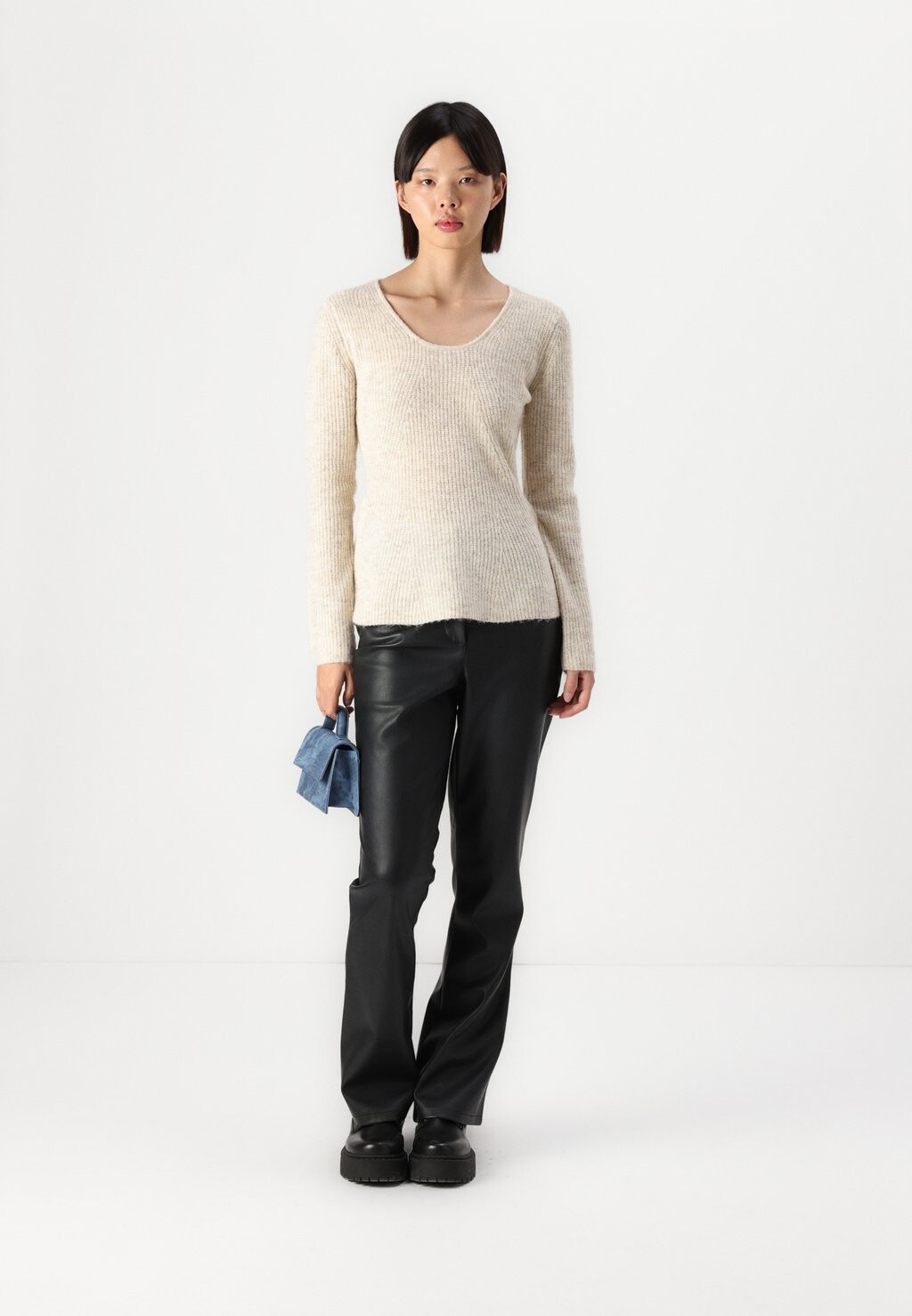 Джемпер VMDESMA U NECK Vero Moda, бежевый
Джемпер VMDESMA U NECK Vero Moda, бежевый