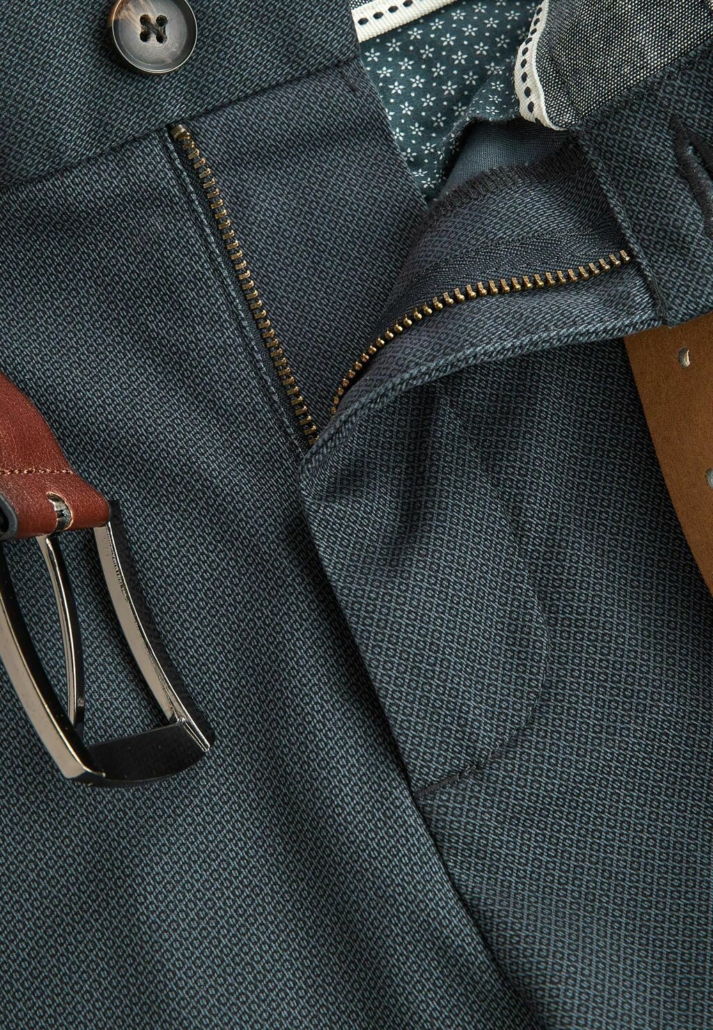 Брюки из парусины Stretch Next, темно-синие с геометрическим узором
Брюки из парусины Stretch Next, темно-синие с геометрическим узором