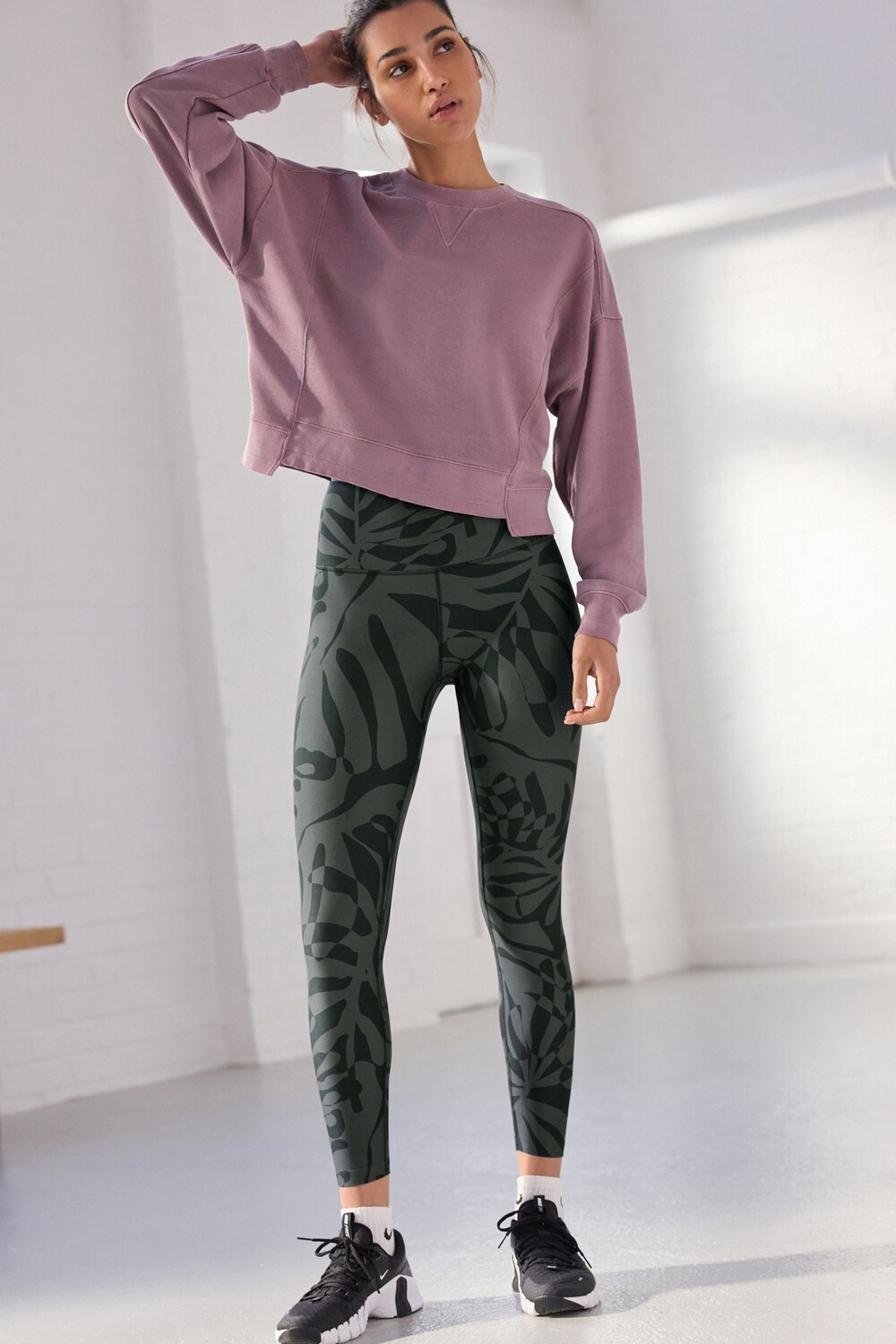 Формирующие леггинсы для занятий активной йогой длина 7/8 Next, черный
Формирующие леггинсы для занятий активной йогой длина 7/8 Next, черный