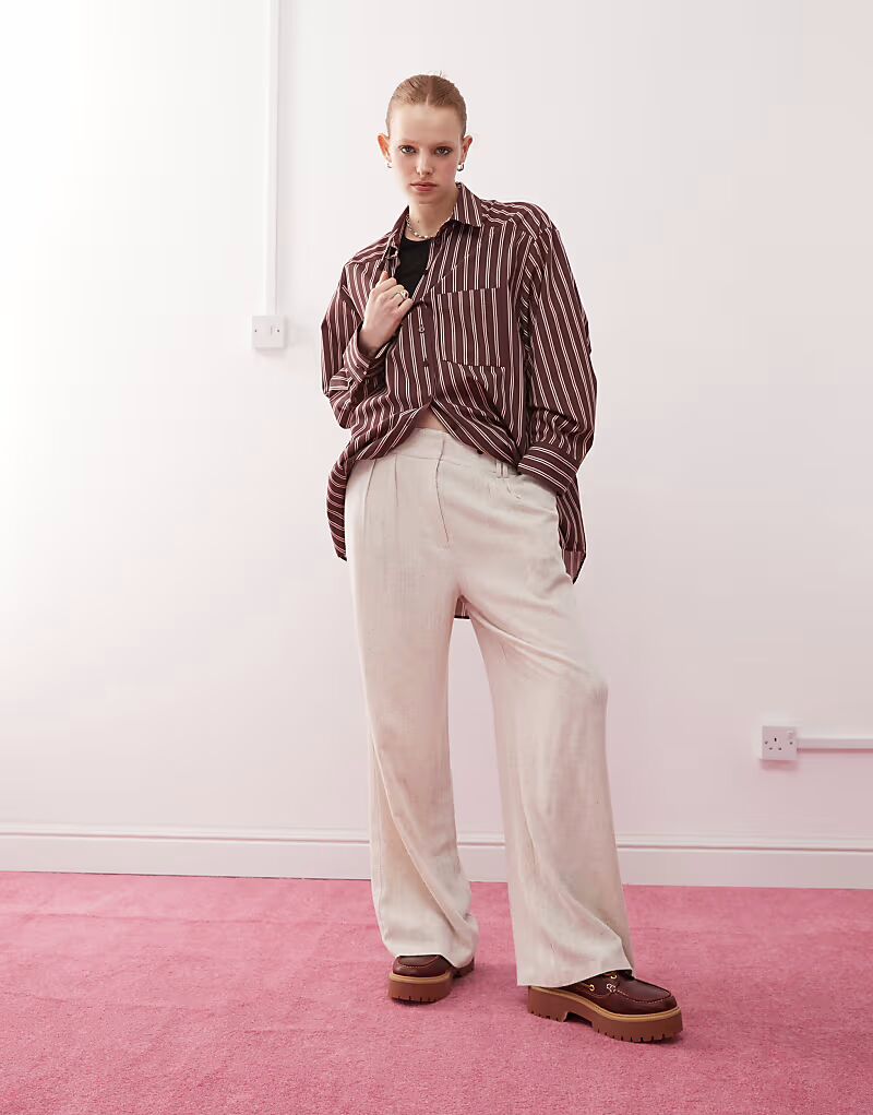 COLLUSION свободные тканые брюки со льном в камне - STONE
COLLUSION свободные тканые брюки со льном в камне - STONE