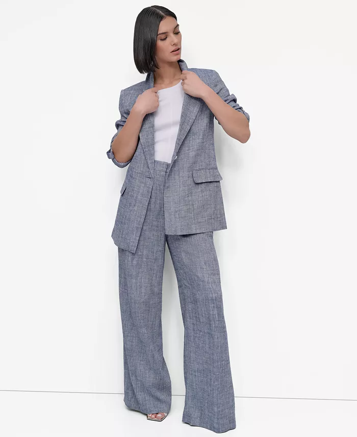 Маленький блейзер с закатанными рукавами и брюки с высокой посадкой и широкими штанинами DKNY, синий
Маленький блейзер с закатанными рукавами и брюки с высокой посадкой и широкими штанинами DKNY, синий