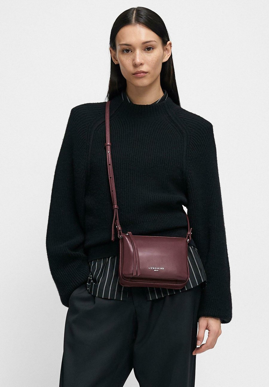 Сумка кросс-боди Liebeskind Berlin Cross body bag, Bordeaux
Сумка кросс-боди Liebeskind Berlin Cross body bag, Bordeaux