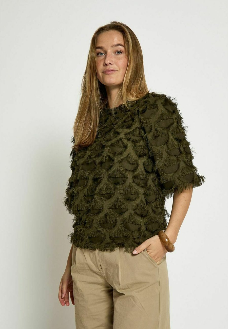 Блуза PEPPERCORN KYLIN, Grape Leaf/Dark Green
Блуза PEPPERCORN KYLIN, Grape Leaf/Dark Green