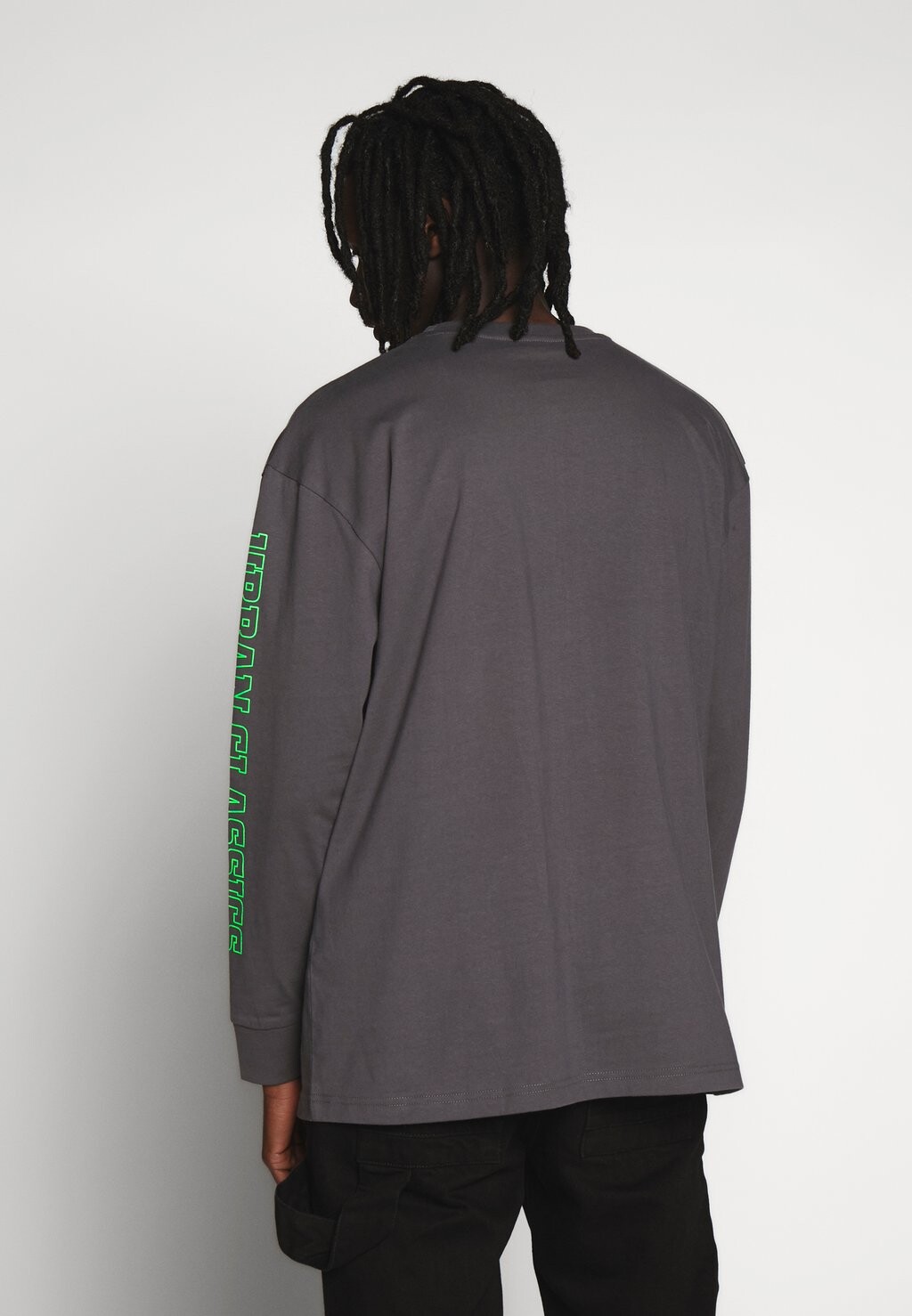 Топ с длинными рукавами NEON LOGO BOXY POCKET Urban Classics, черный
Топ с длинными рукавами NEON LOGO BOXY POCKET Urban Classics, черный