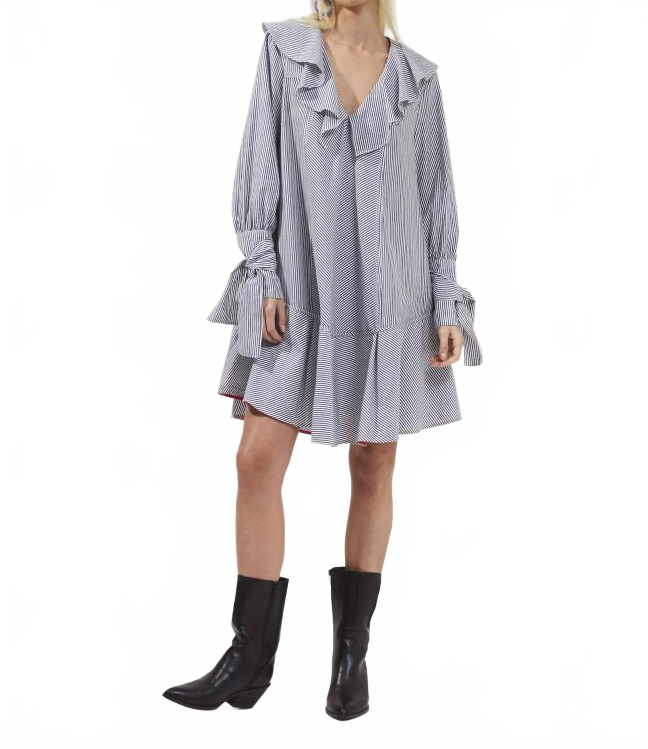 Платье Acantha с V-образным вырезом и полосками из льна в бело-голубой гамме French Connection
Платье Acantha с V-образным вырезом и полосками из льна в бело-голубой гамме French Connection