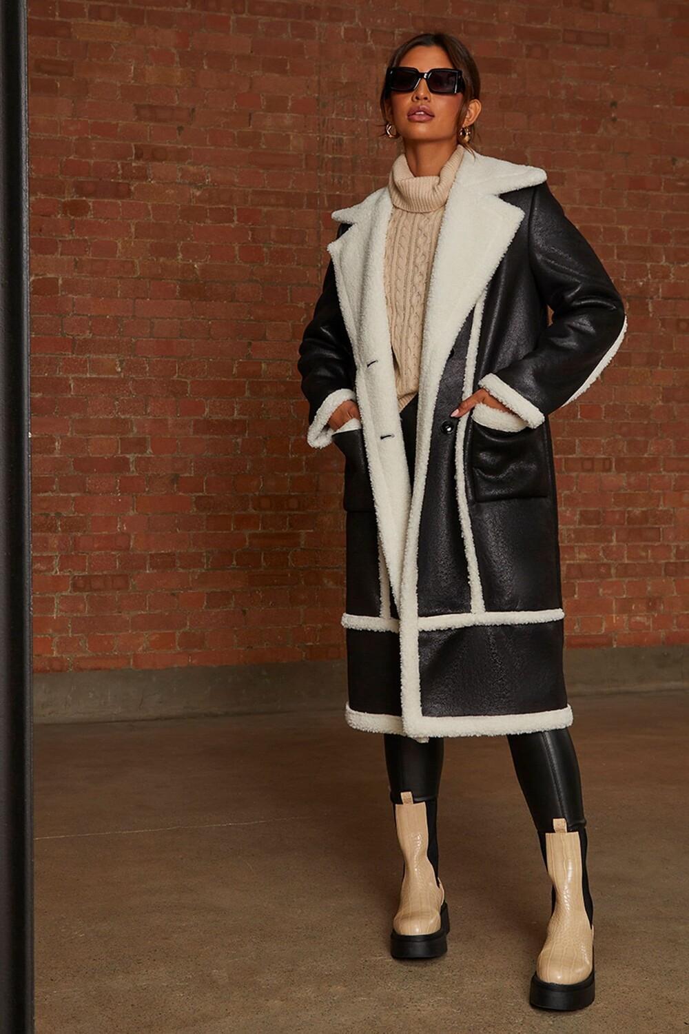 Пальто с поясом и контрастной окантовкой Chi Chi London, черный
Пальто с поясом и контрастной окантовкой Chi Chi London, черный