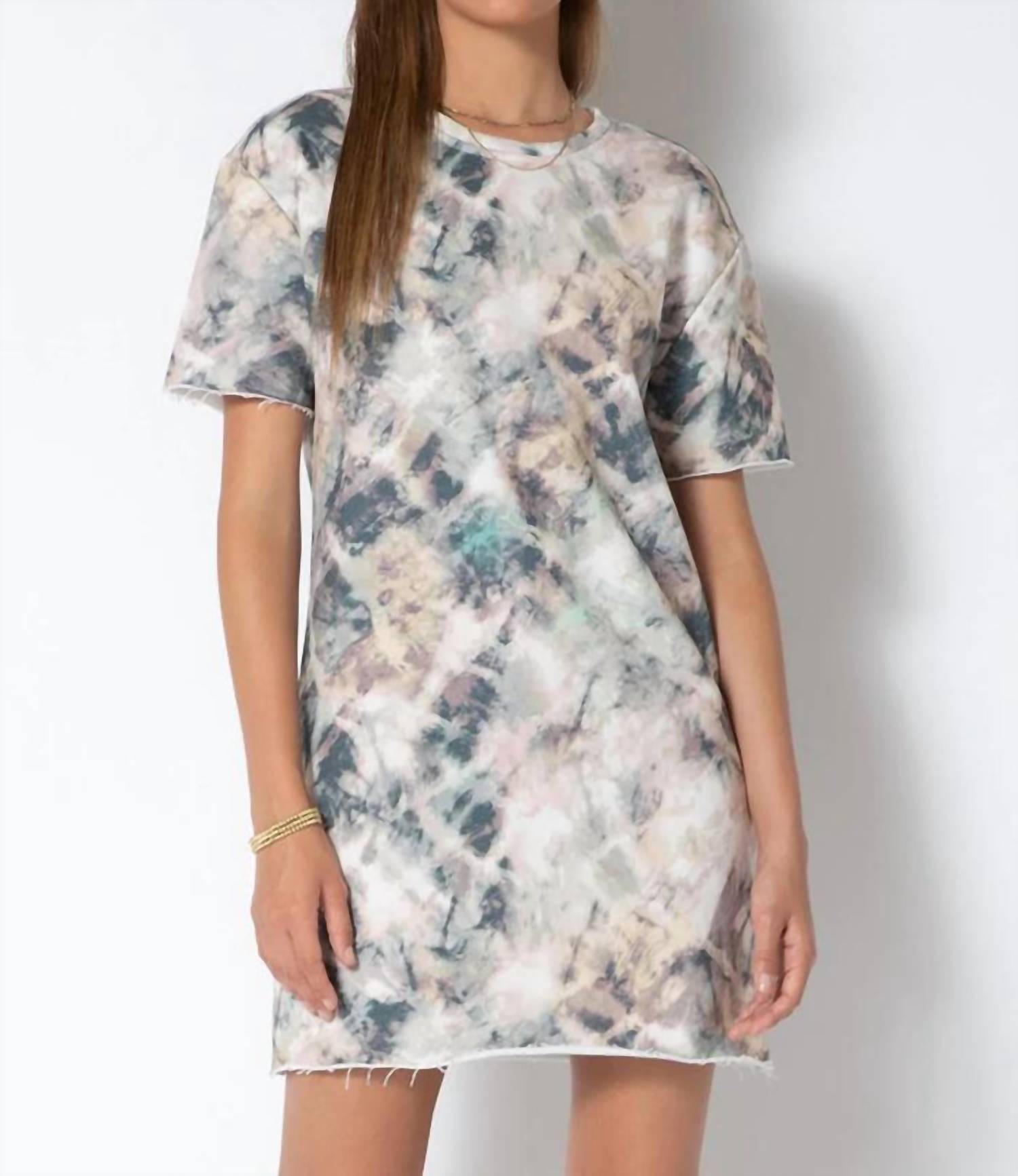 Платье Эллена в туманном стиле с узором «тай-дай» Tart Collections, цвет fog tie dye
Платье Эллена в туманном стиле с узором «тай-дай» Tart Collections, цвет fog tie dye