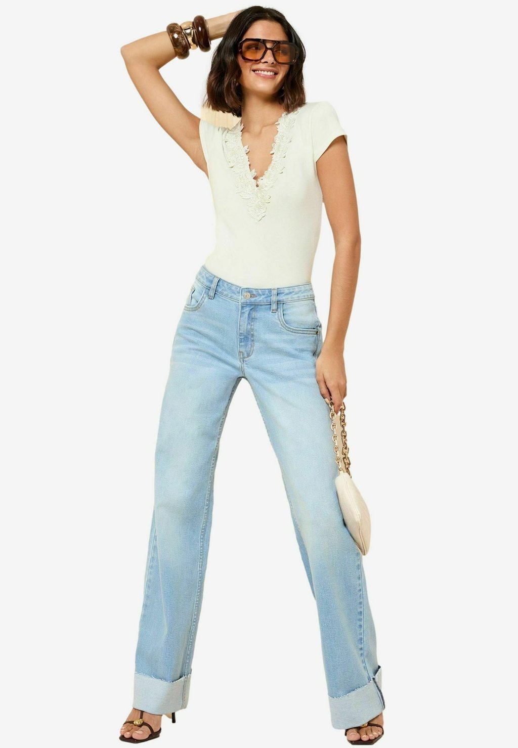 Футболка с принтом FRIENDS LIKE THESE, кремовый
Футболка с принтом FRIENDS LIKE THESE, кремовый