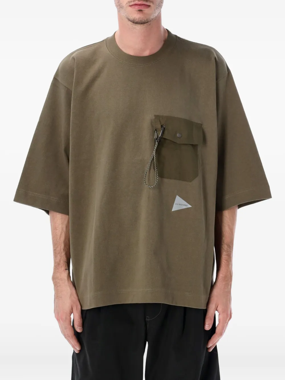 Футболка с карманом And Wander, зеленый
Футболка с карманом And Wander, зеленый