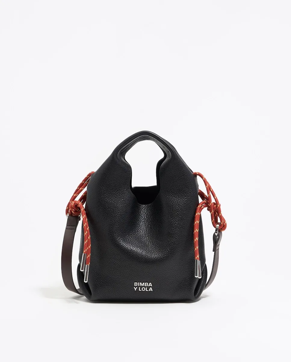 Женская кожаная сумочка из бумаги Bimba y Lola, черный
Женская кожаная сумочка из бумаги Bimba y Lola, черный