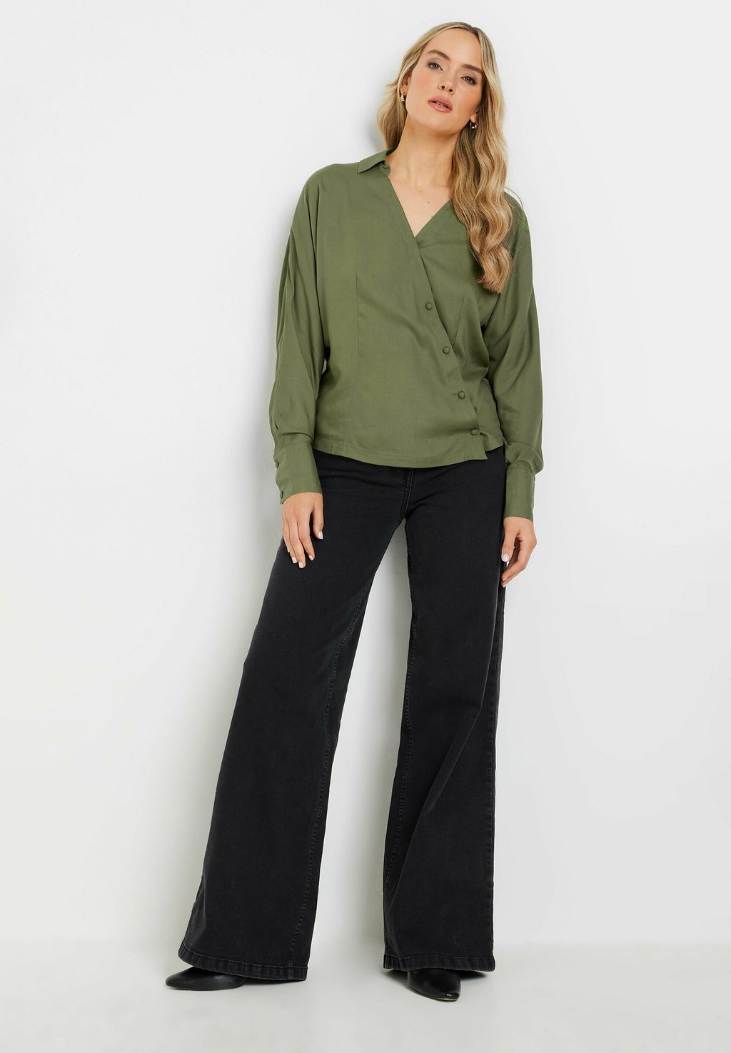 Блузка на пуговицах ASYMMETRIC BUTTON Long Tall Sally, зеленый
Блузка на пуговицах ASYMMETRIC BUTTON Long Tall Sally, зеленый