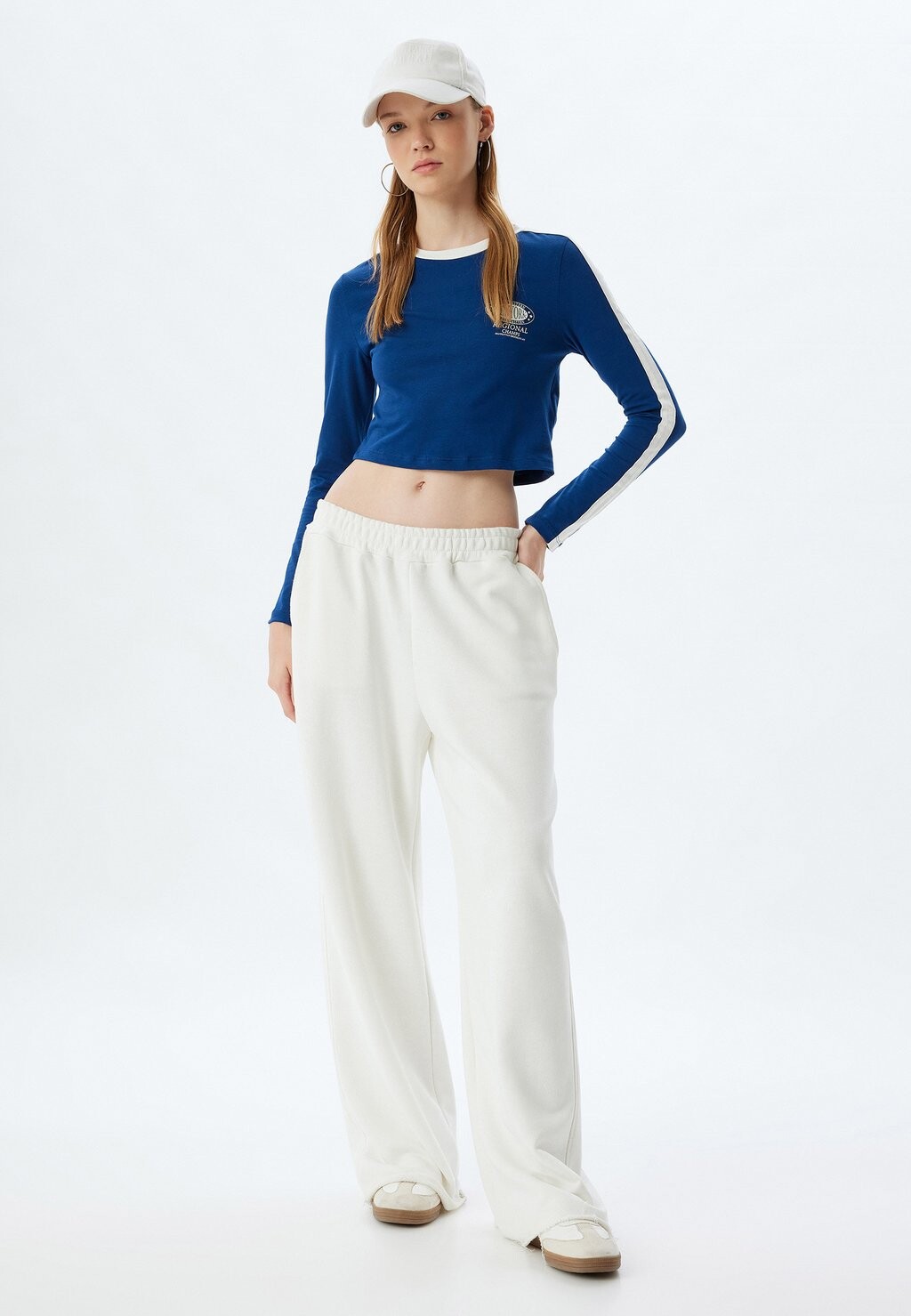 Топ с длинными рукавами CROP Koton, темно-синий
Топ с длинными рукавами CROP Koton, темно-синий