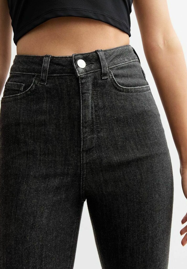 Расклешенные джинсы New Look, черный
Расклешенные джинсы New Look, черный
