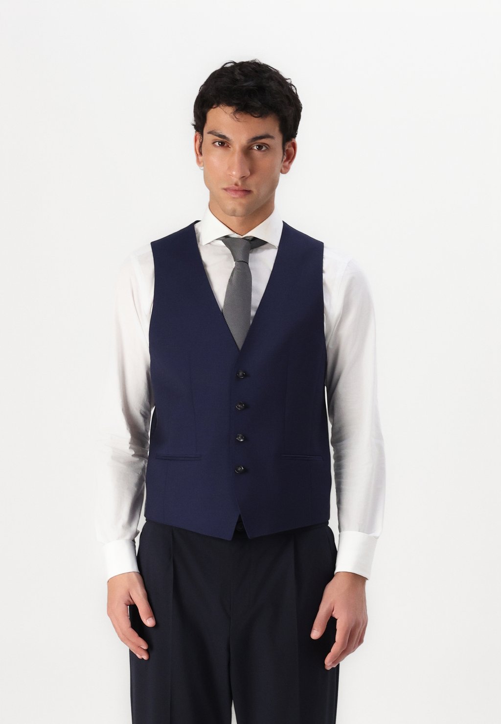 Элегантный жилет HUGE BOSS, синий
Элегантный жилет HUGE BOSS, синий