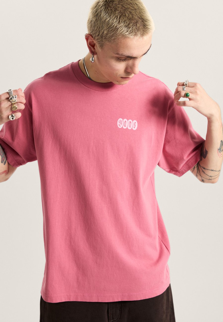 Футболка Vans EARTHBOUND LOOSE FIT, Medium Pink/Pink
Футболка Vans EARTHBOUND LOOSE FIT, Medium Pink/Pink