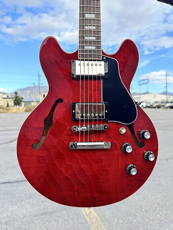 Электрогитара Gibson ES-339 Figured 2023 New Unplayed Auth Dealer 7lb3oz #286
Электрогитара Gibson ES-339 Figured 2023 New Unplayed Auth Dealer 7lb3oz #286