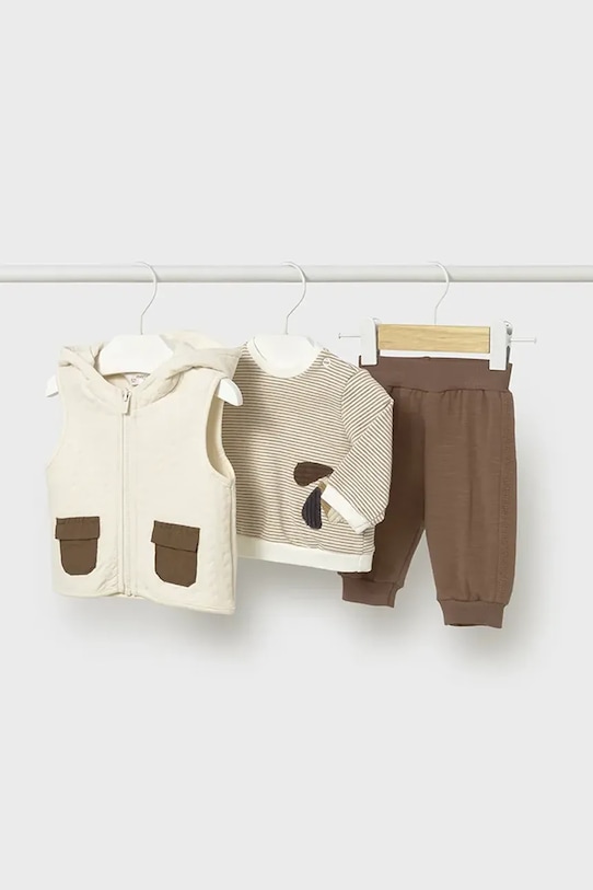 Детский набор из 3 предметов Mayoral Newborn, коричневый
Детский набор из 3 предметов Mayoral Newborn, коричневый