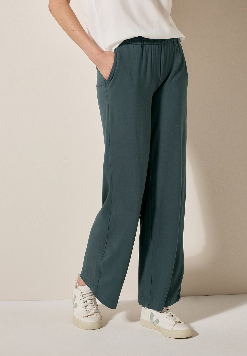 Спортивные штаны WIDE Cecil, темно-зеленый
Спортивные штаны WIDE Cecil, темно-зеленый