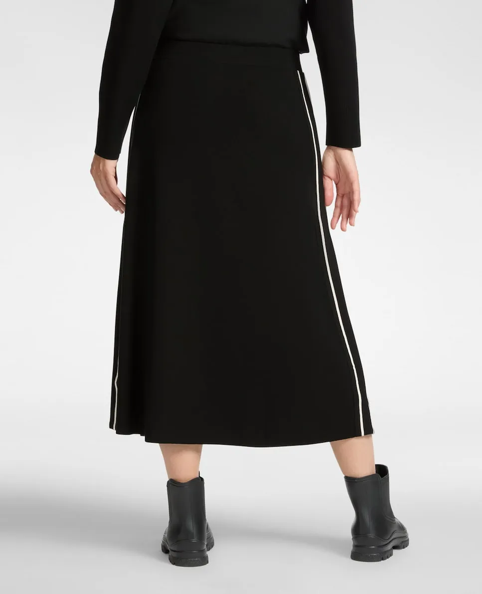 Трикотажная юбка с боковой полосой Полосатая боковая вставка является спортивной деталью Elena Miró, черный
Трикотажная юбка с боковой полосой Полосатая боковая вставка является спортивной деталью Elena Miró, черный