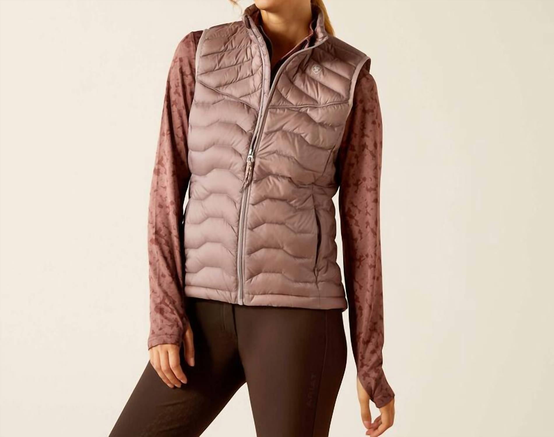 Идеальный пуховый жилет цвета Purple Dove ARIAT
Идеальный пуховый жилет цвета Purple Dove ARIAT