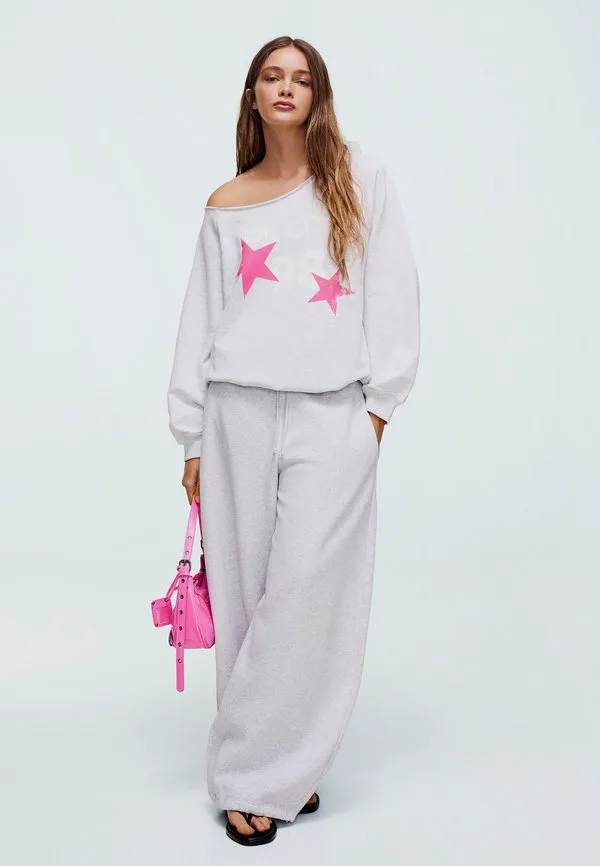 Свитшот с вырезом «бардо» Bershka, Dark Grey, Серый, Свитшот с вырезом «бардо» Bershka, Dark Grey
Свитшот с вырезом «бардо» Bershka, Dark Grey, Серый, Свитшот с вырезом «бардо» Bershka, Dark Grey