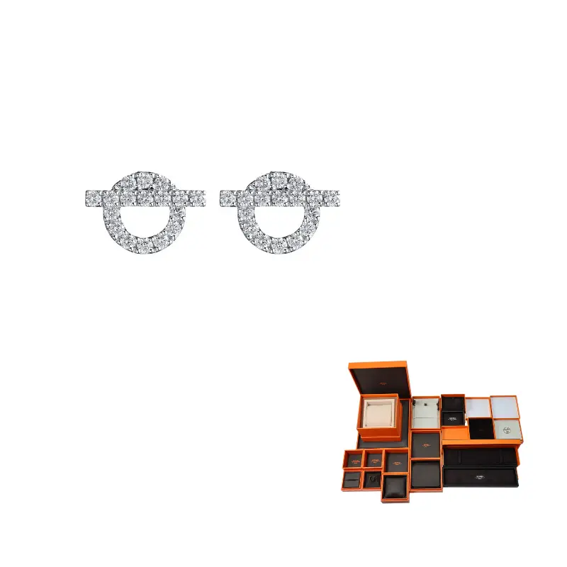 HERMES Серьги White Gold Set With Diamonds для женщин
HERMES Серьги White Gold Set With Diamonds для женщин