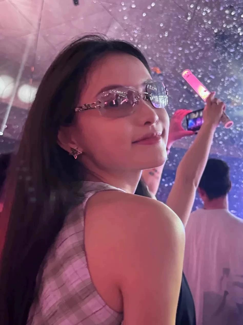 Солнцезащитные очки без оправы, украшенные серебряными звездами – модные солнцезащитные очки без оправы с защитой от УФ-излучения, стильные очки для женщин crayfomo, Silver
Солнцезащитные очки без оправы, украшенные серебряными звездами – модные солнцезащитные очки без оправы с защитой от УФ-излучения, стильные очки для женщин crayfomo, Silver