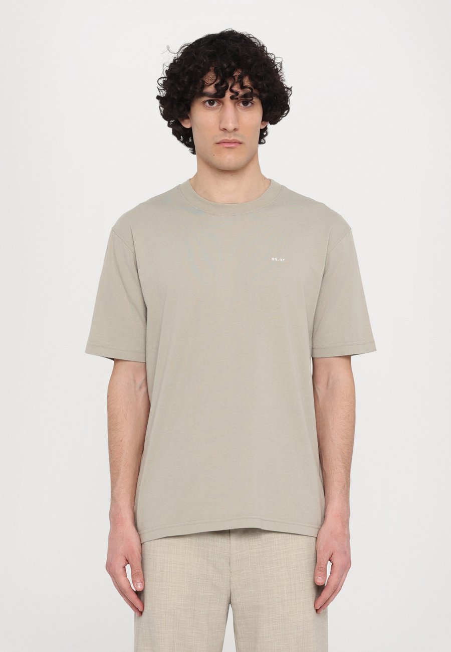 Футболка NN.07 ADAM EMB, Beige
Футболка NN.07 ADAM EMB, Beige