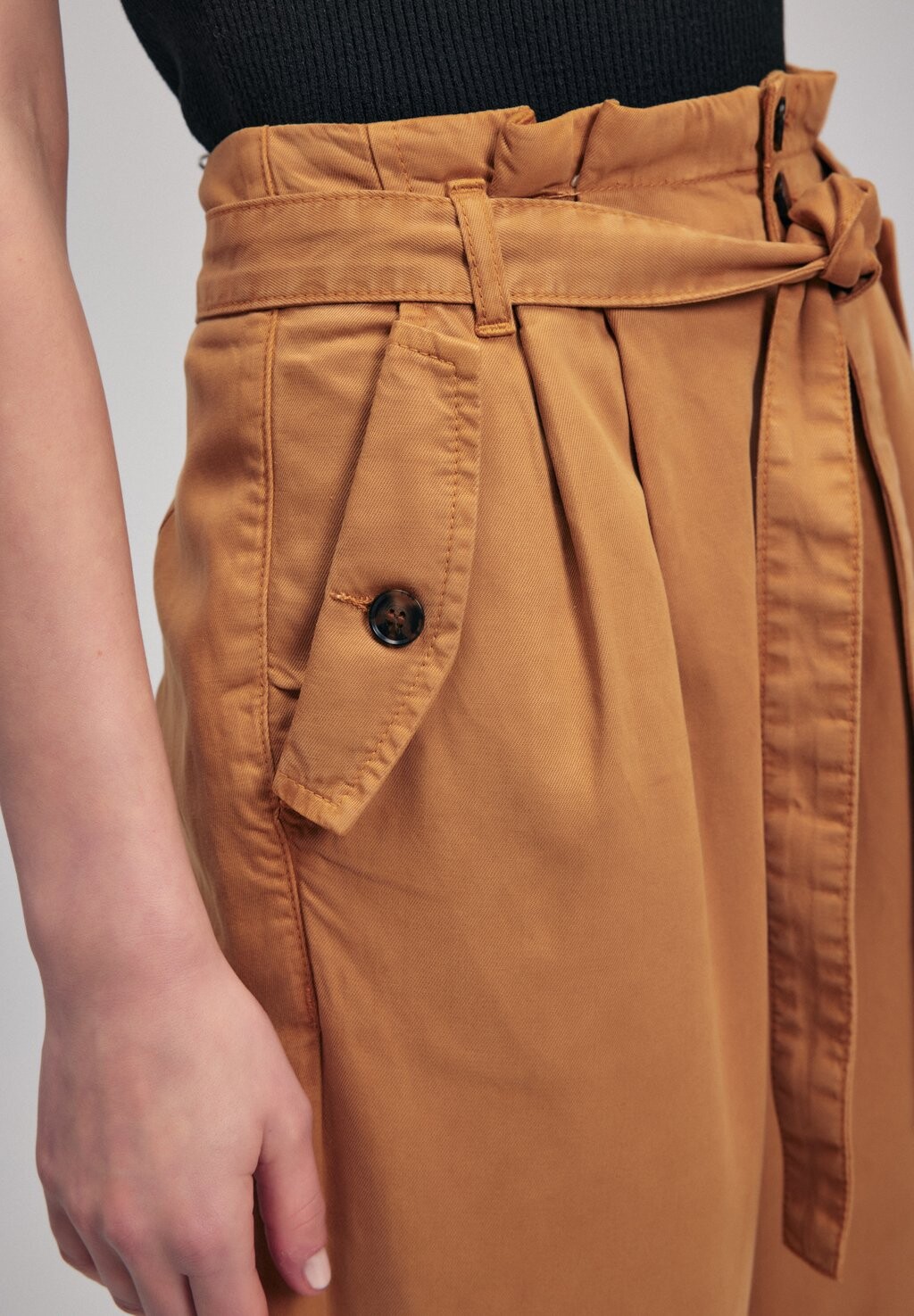 Брюки BELTED adL, светло-коричневый
Брюки BELTED adL, светло-коричневый