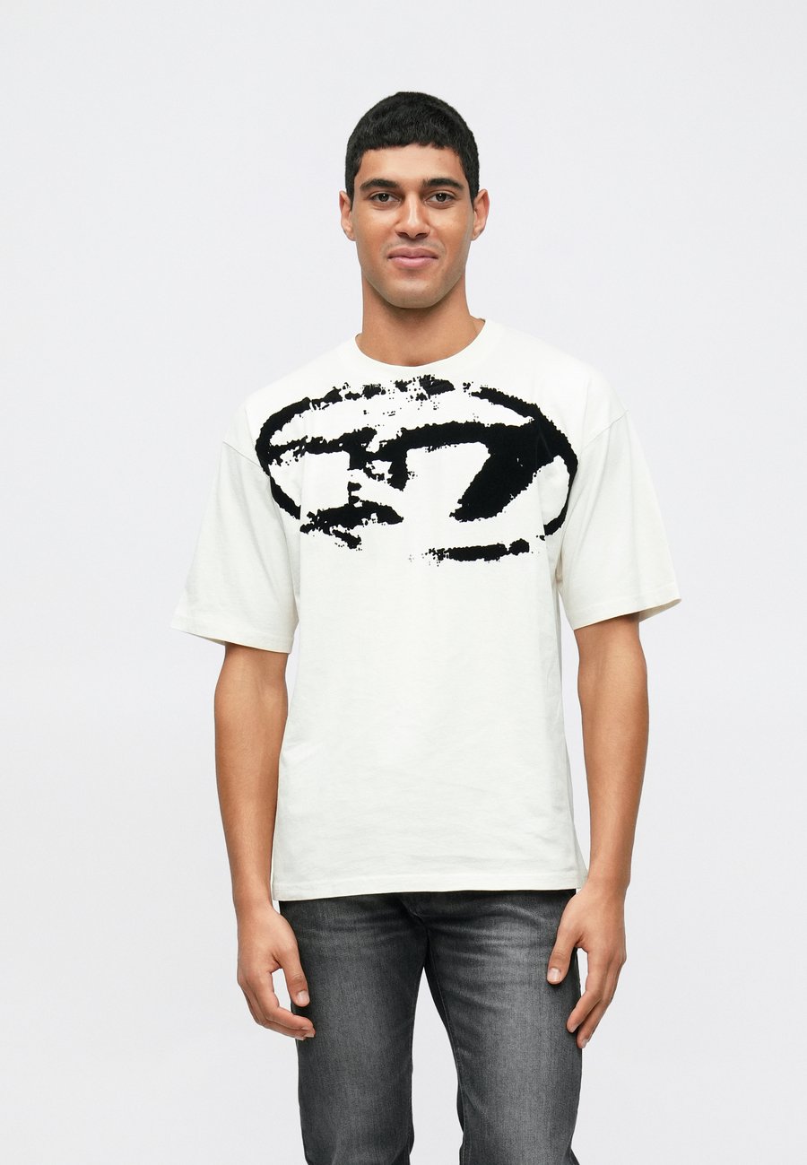 Футболка Diesel Print T-shirt, White, Белый, Футболка Diesel Print T-shirt, White
Футболка Diesel Print T-shirt, White, Белый, Футболка Diesel Print T-shirt, White