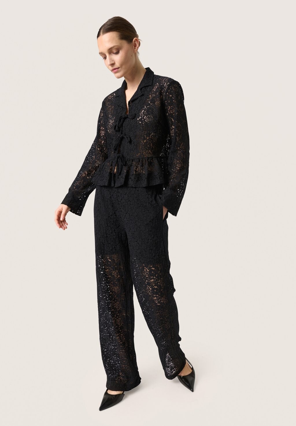 Блуза HENNI Soaked in Luxury, черный
Блуза HENNI Soaked in Luxury, черный