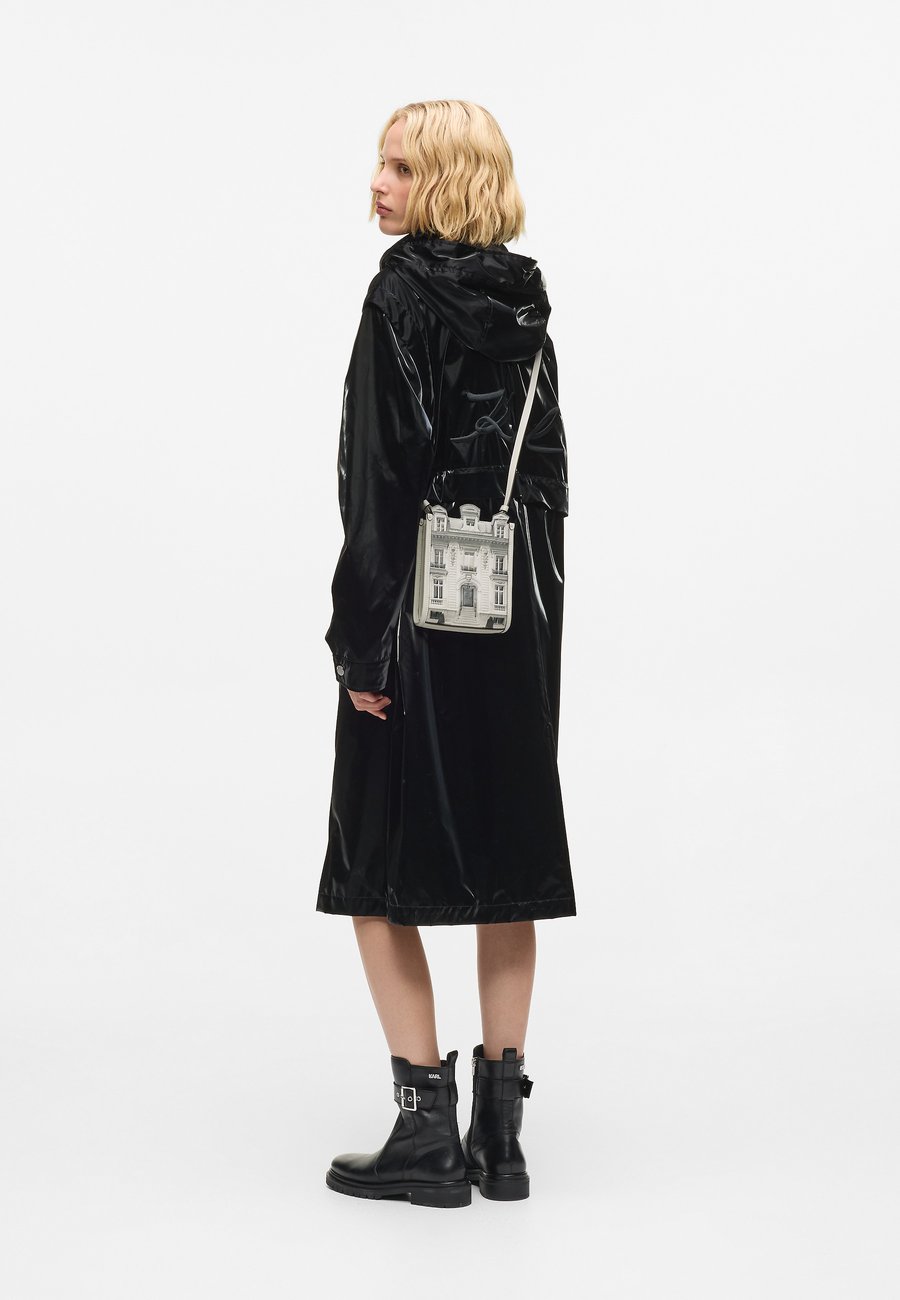 Сумка кросс-боди KARL LAGERFELD RUE ST-GUILLAUME MAISON, Multi/Multi-Coloured
Сумка кросс-боди KARL LAGERFELD RUE ST-GUILLAUME MAISON, Multi/Multi-Coloured