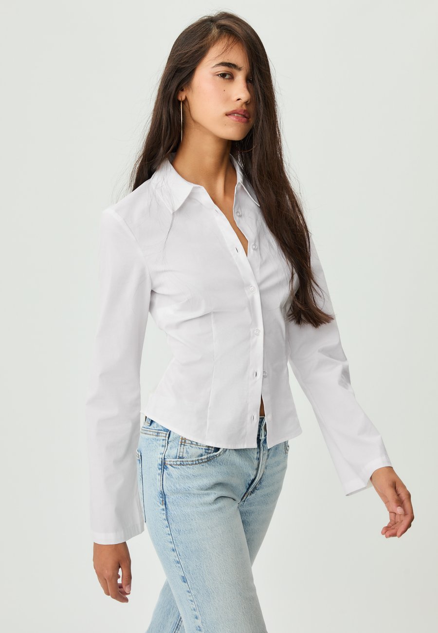 Блуза Stradivarius FITTED , White
Блуза Stradivarius FITTED , White