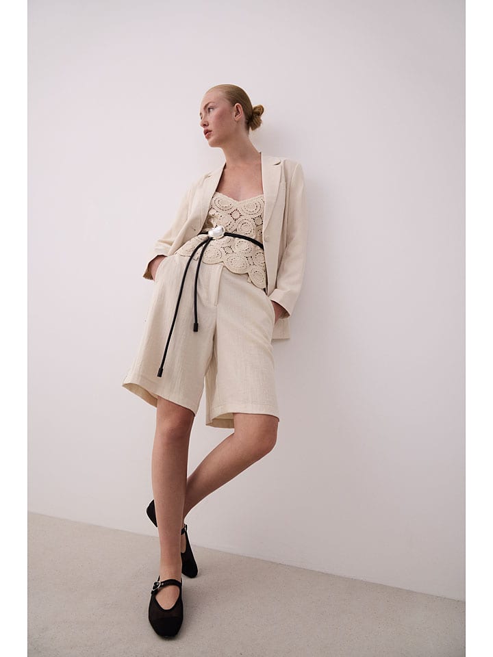 Тканевые шорты Vila, кремовый
Тканевые шорты Vila, кремовый