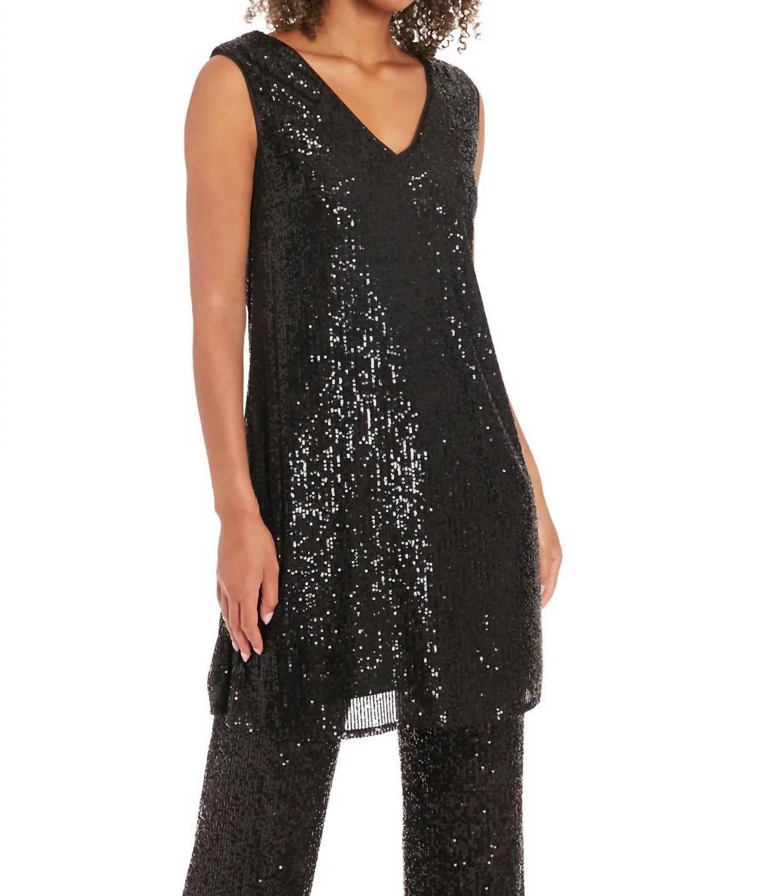 Топ-туника Tribeca с пайетками черного цвета Maggy London 
Топ-туника Tribeca с пайетками черного цвета Maggy London