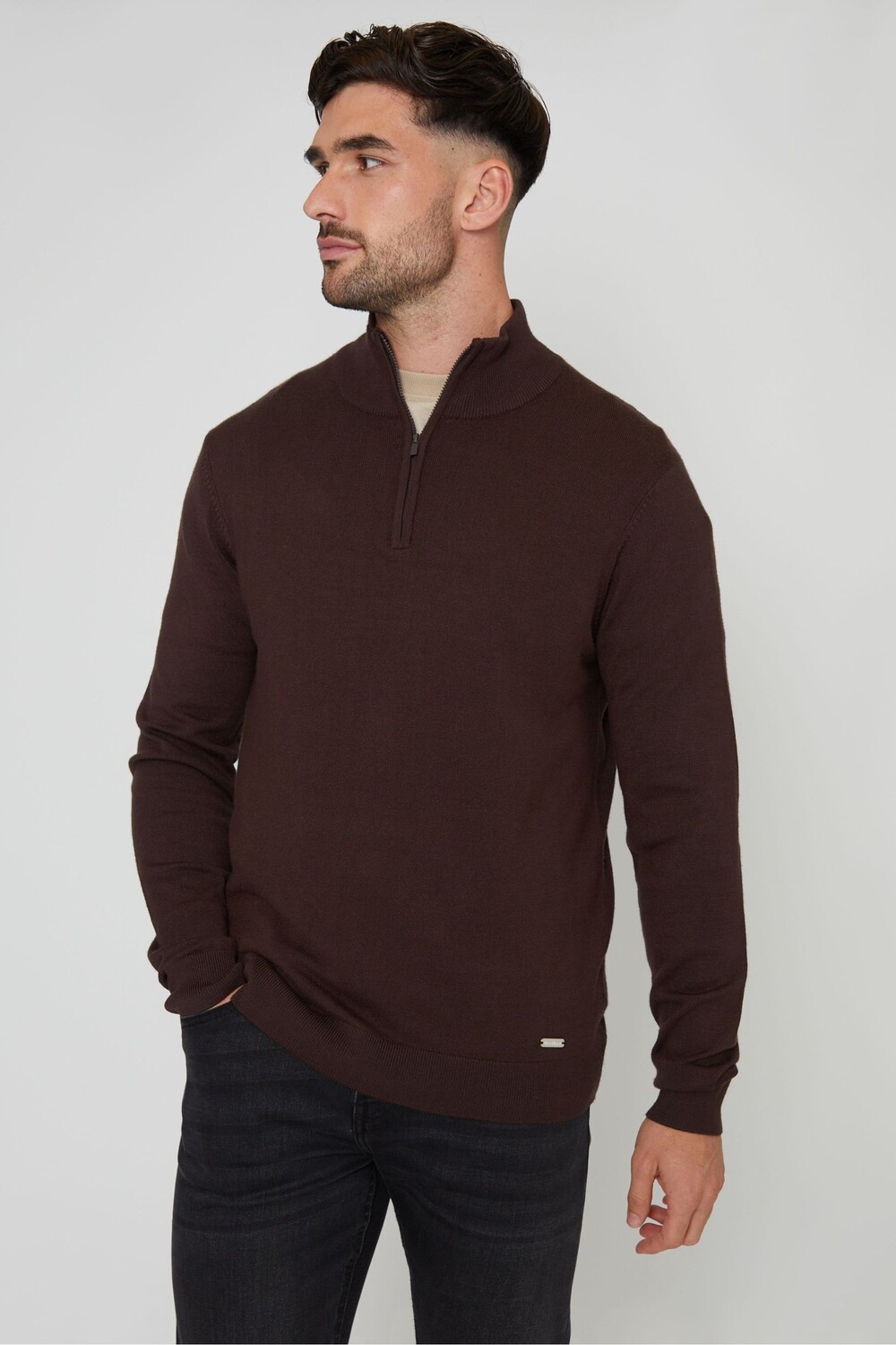 Трикотажный джемпер с воротником стойкой и застежкой молнией на 1/4 Threadbare, коричневый
Трикотажный джемпер с воротником стойкой и застежкой молнией на 1/4 Threadbare, коричневый
