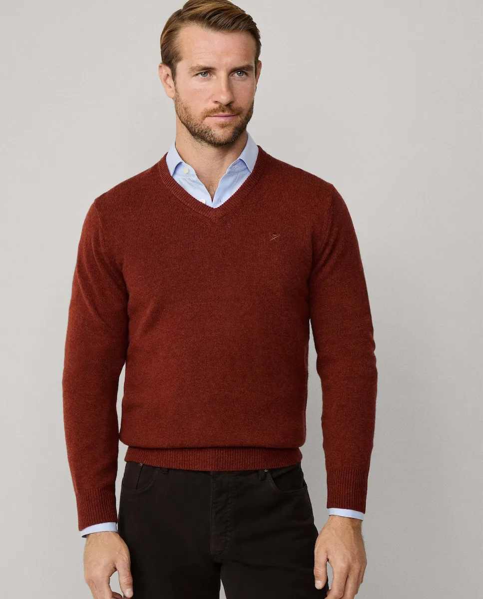 Свитер из овечьей шерсти с V-образным вырезом Hackett, коричневый
Свитер из овечьей шерсти с V-образным вырезом Hackett, коричневый