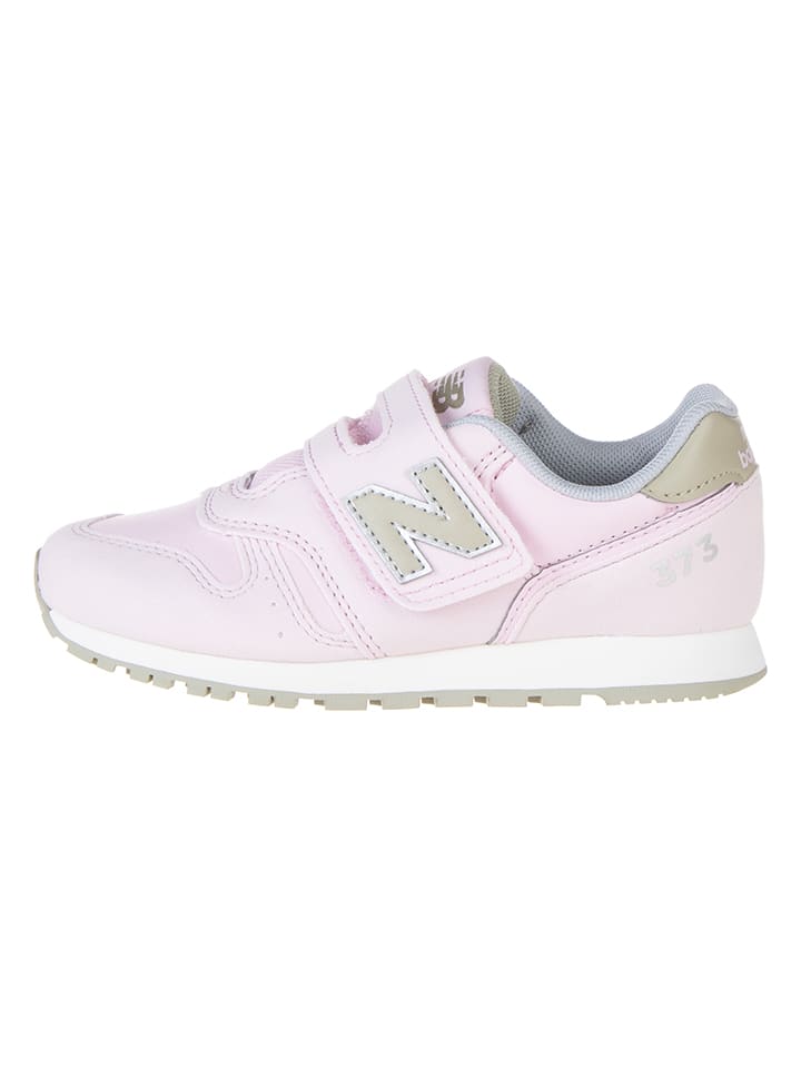 Низкие кроссовки New Balance
Низкие кроссовки New Balance
