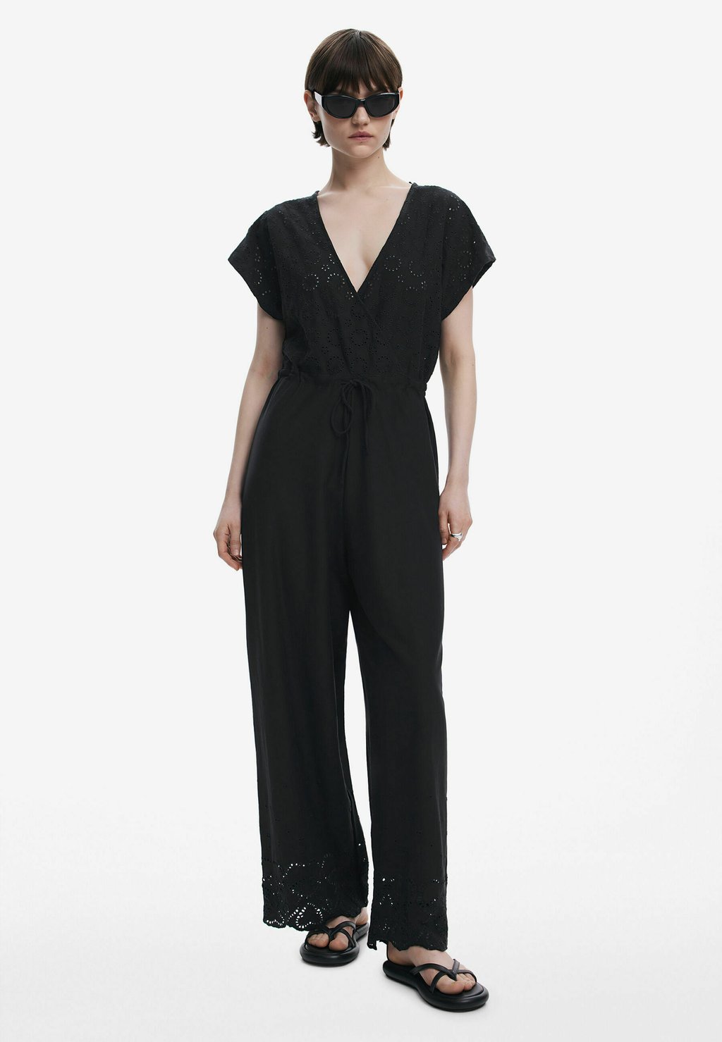 Комбинезон CUT-OUT Desigual, черный 
Комбинезон CUT-OUT Desigual, черный