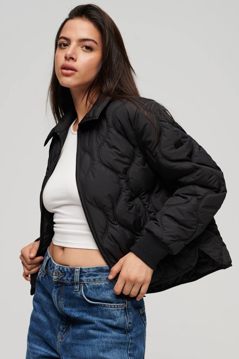 Укороченный жакет-студия с контрастной отделкой Superdry, черный
Укороченный жакет-студия с контрастной отделкой Superdry, черный