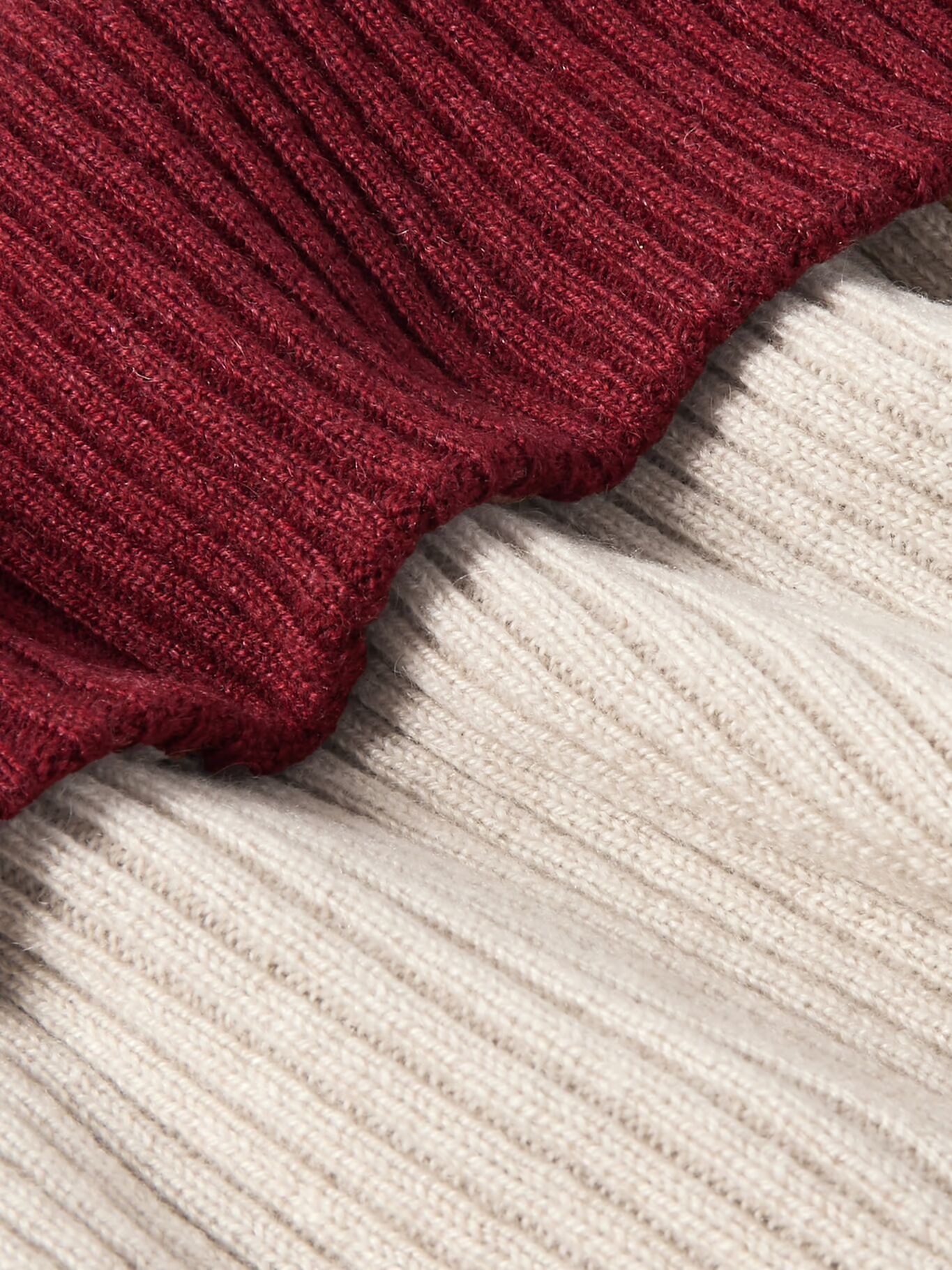 Двухцветная ребристая кашемировая шапка BRUNELLO CUCINELLI, бежевый
Двухцветная ребристая кашемировая шапка BRUNELLO CUCINELLI, бежевый