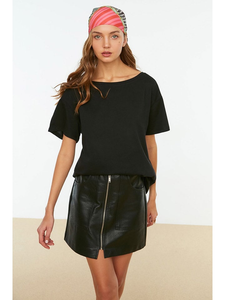 Футболка trendyol, черный
Футболка trendyol, черный