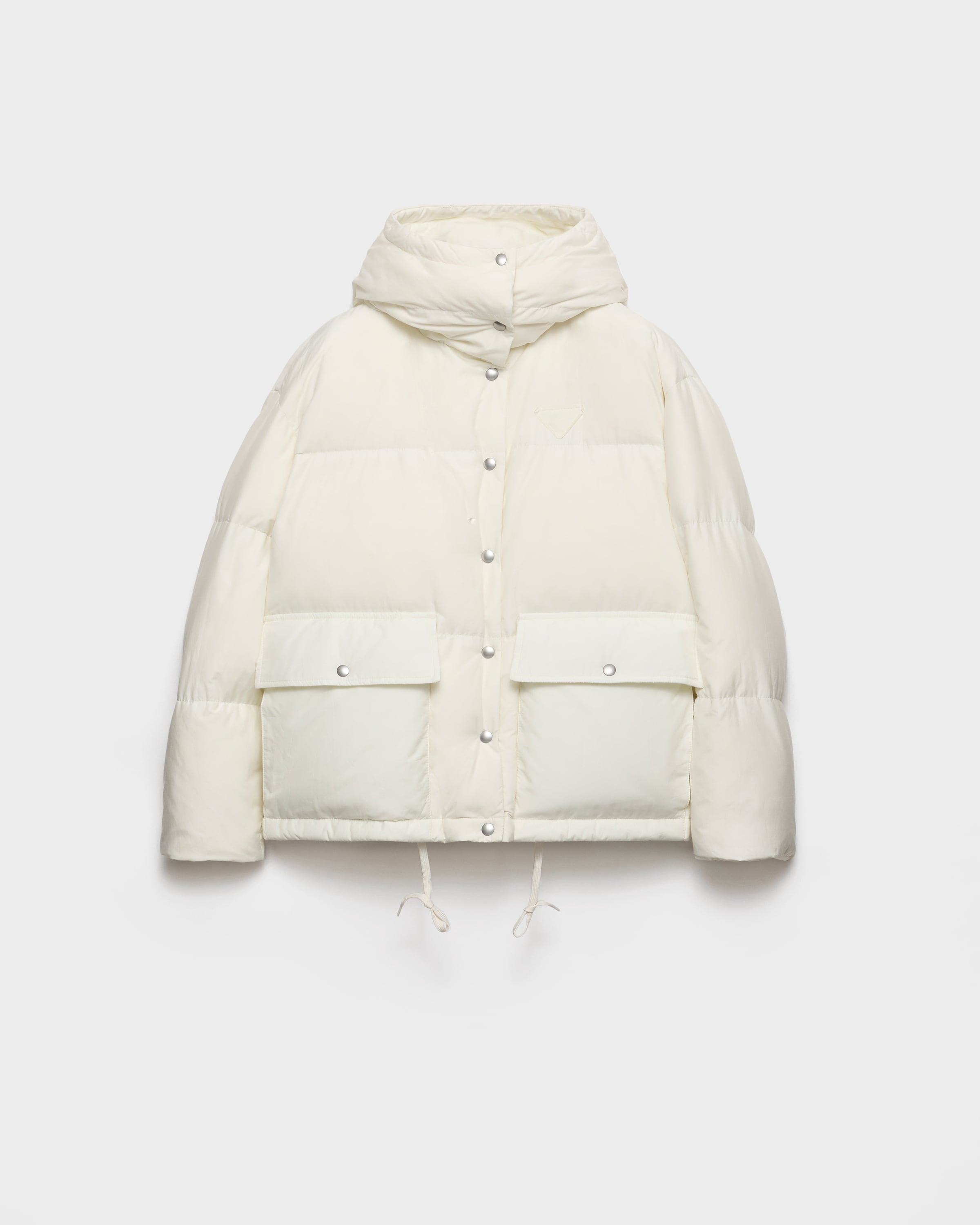 Пуховик из мягкой ткани средней плотности с капюшоном Prada, белая
Пуховик из мягкой ткани средней плотности с капюшоном Prada, белая