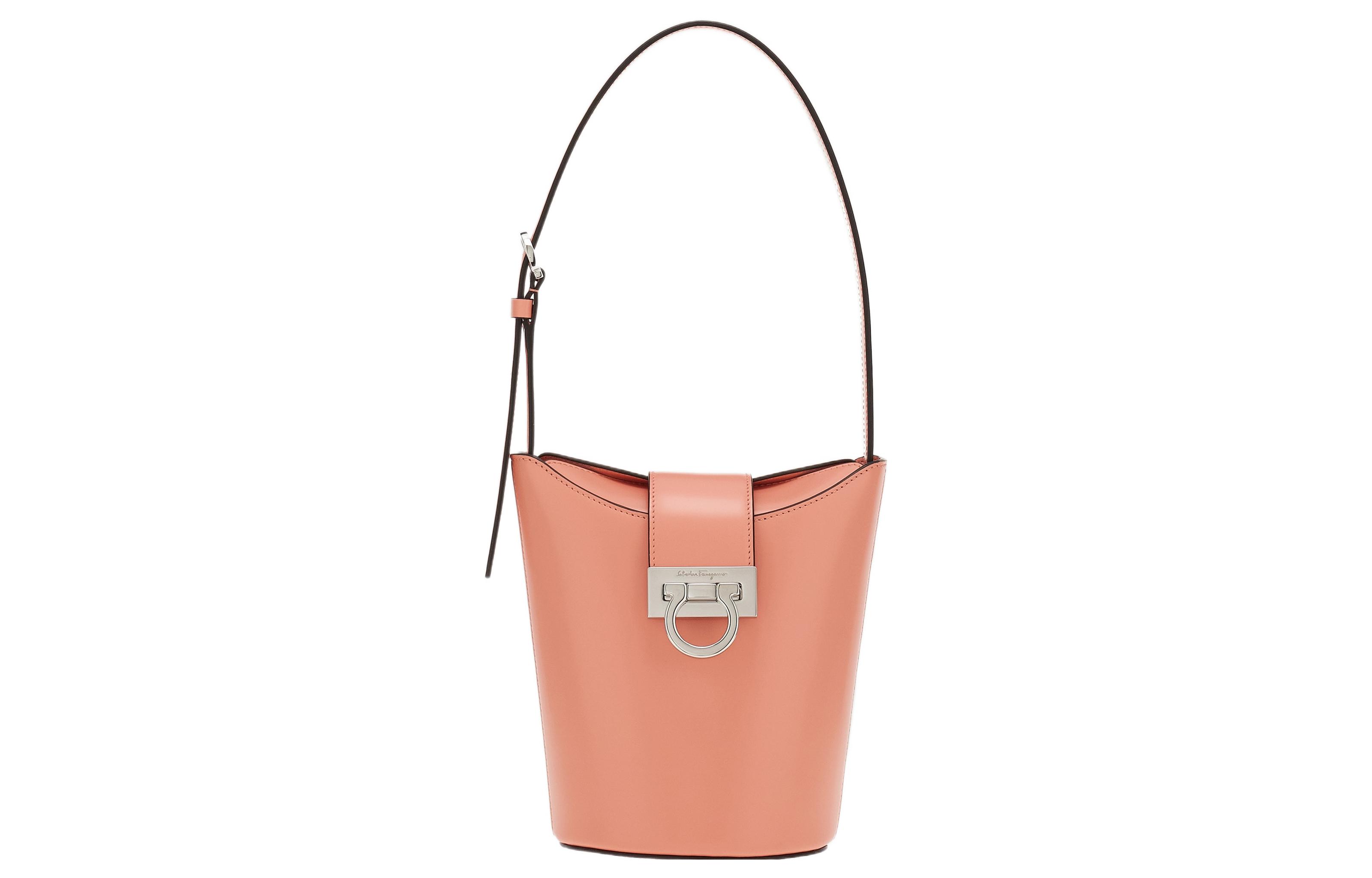 Сумка через плечо FERRAGAMO Trifolio из гладкой телячьей кожи женская розовая
Сумка через плечо FERRAGAMO Trifolio из гладкой телячьей кожи женская розовая