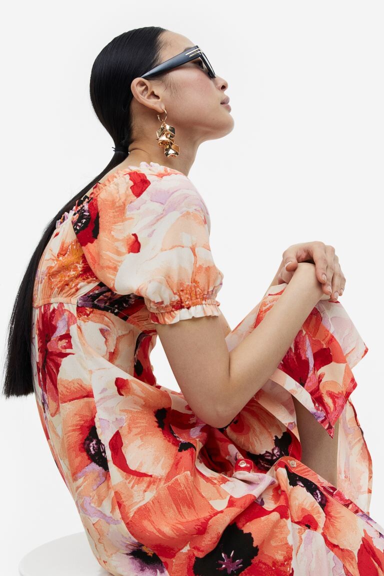 Платье из крепа с открытыми плечами H&M
Платье из крепа с открытыми плечами H&M