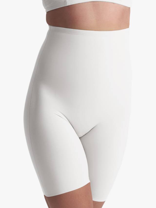 Короткие шорты с высокой талией для моделирования фигуры Bye Bra, Ivory
Короткие шорты с высокой талией для моделирования фигуры Bye Bra, Ivory