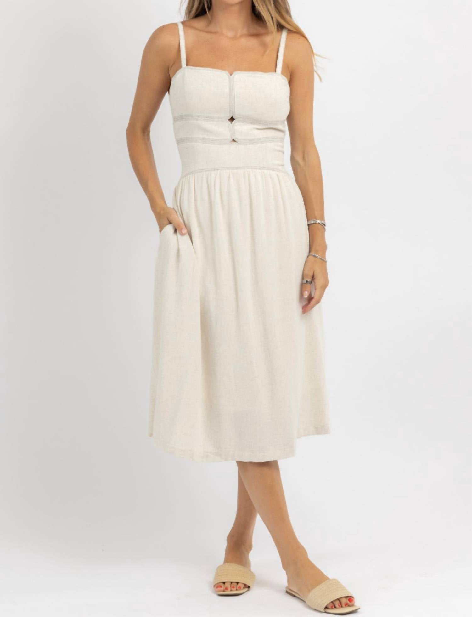 Платье Clara миди кремового цвета Illa Illa
Платье Clara миди кремового цвета Illa Illa